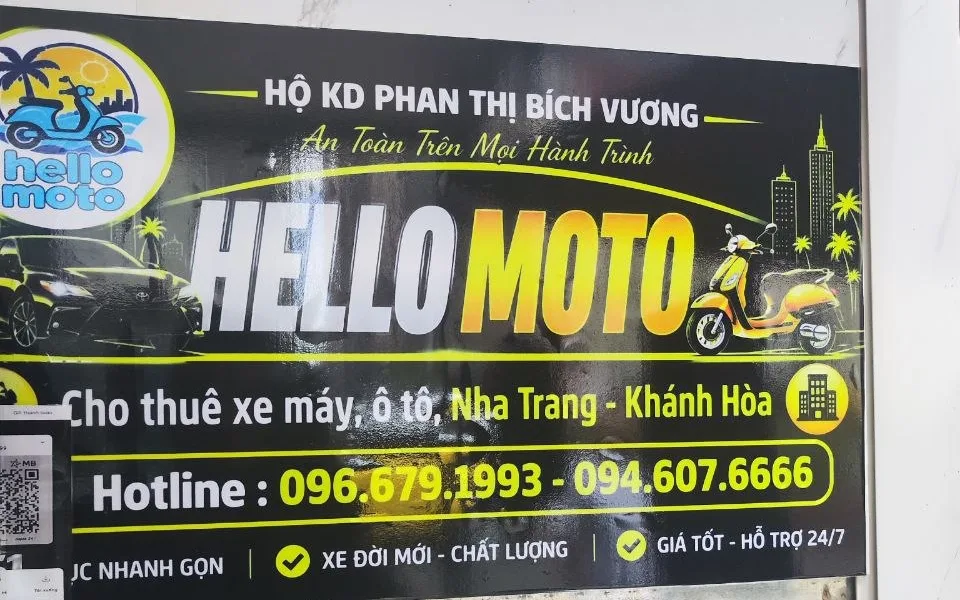 Вывеска проката Hello Moto в Нячанге: «Cho thuê xe máy, ô tô» — прокат байков и машин